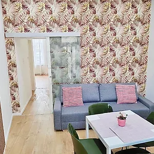 R374 #freeparking Apartament
